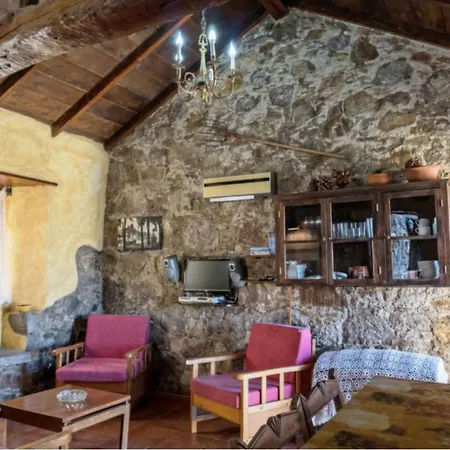 Rural House In The Center Of Gran Canaria 2 Noches Hébergement de vacances *
